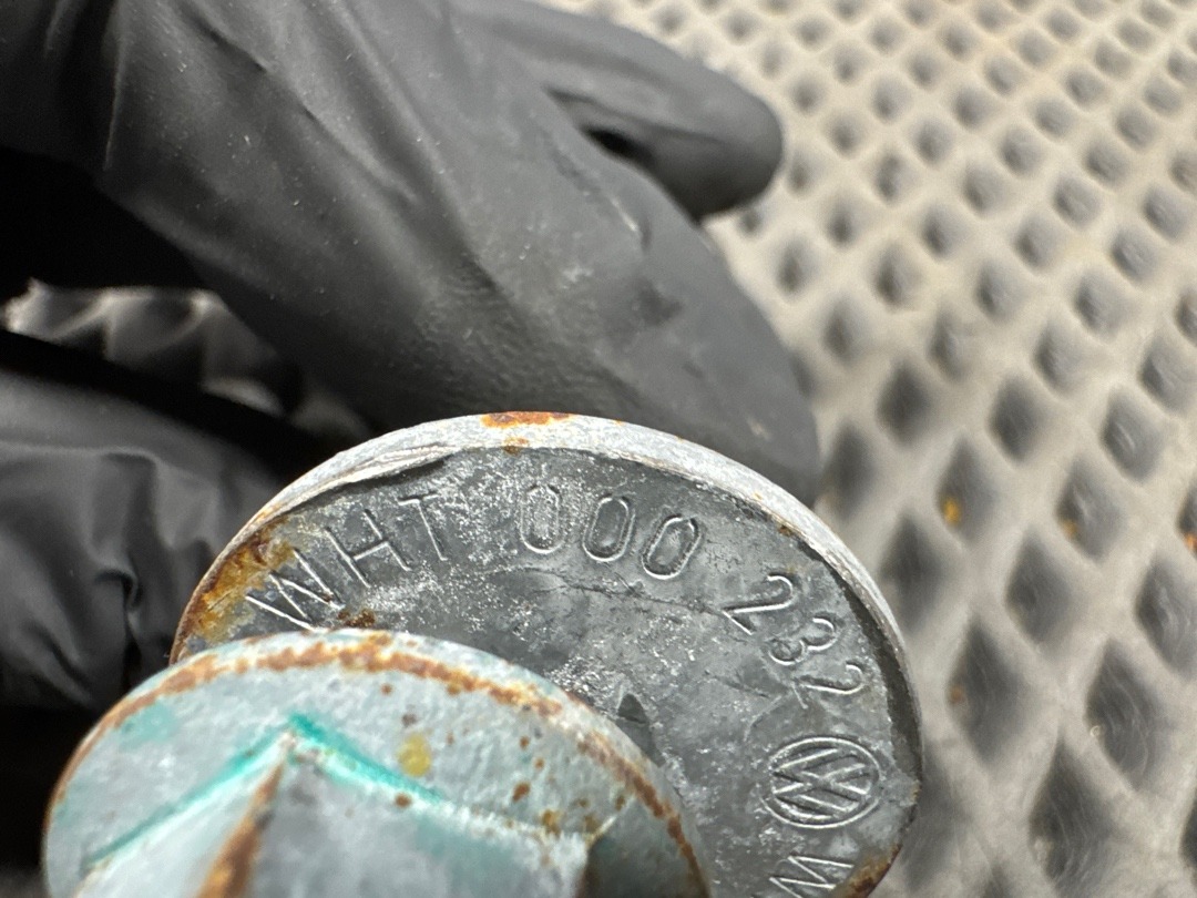 Болт развальный, 710 рублей, Красноярск