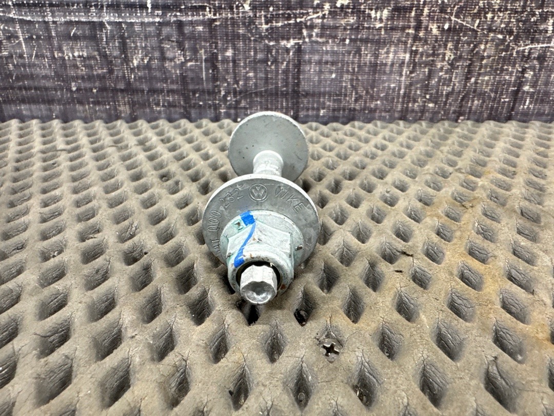 Болт развальный, 710 рублей, Красноярск