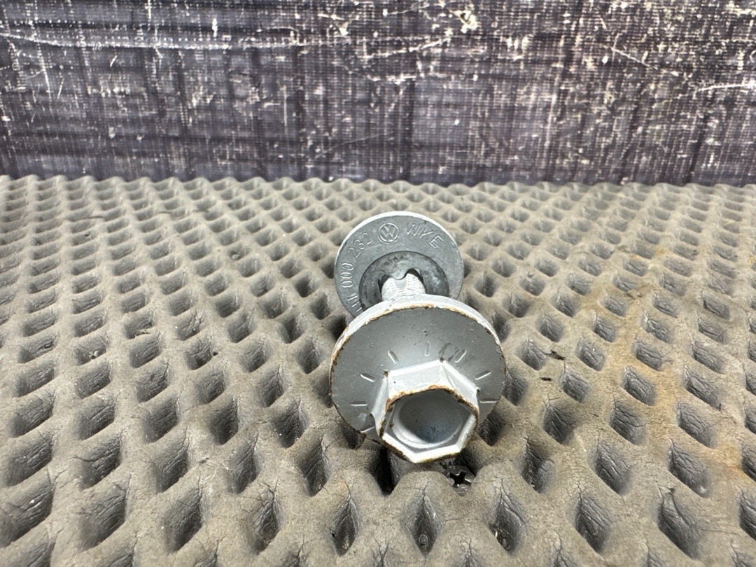 Болт развальный, 710 рублей, Красноярск