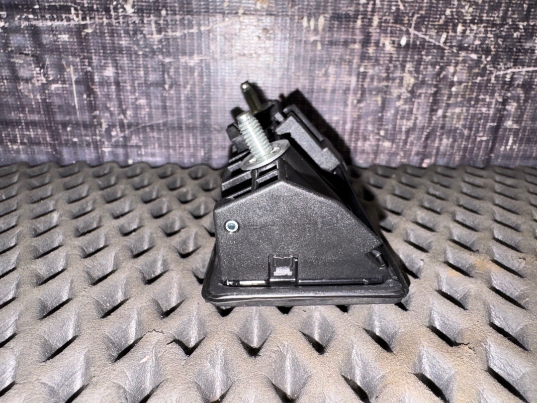 Кнопка открывания багажника, 1860 рублей, Красноярск