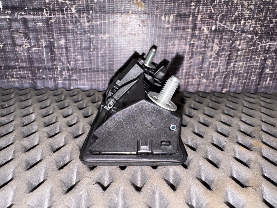 Кнопка открывания багажника, 1860 рублей, Красноярск