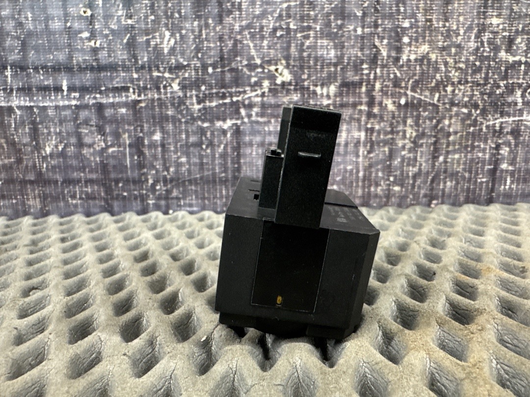 Кнопка яркости подсветки, 740 рублей, Красноярск