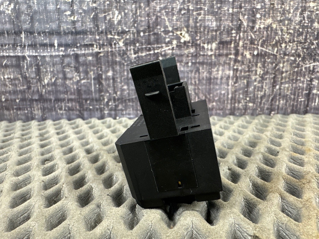 Кнопка яркости подсветки, 740 рублей, Красноярск