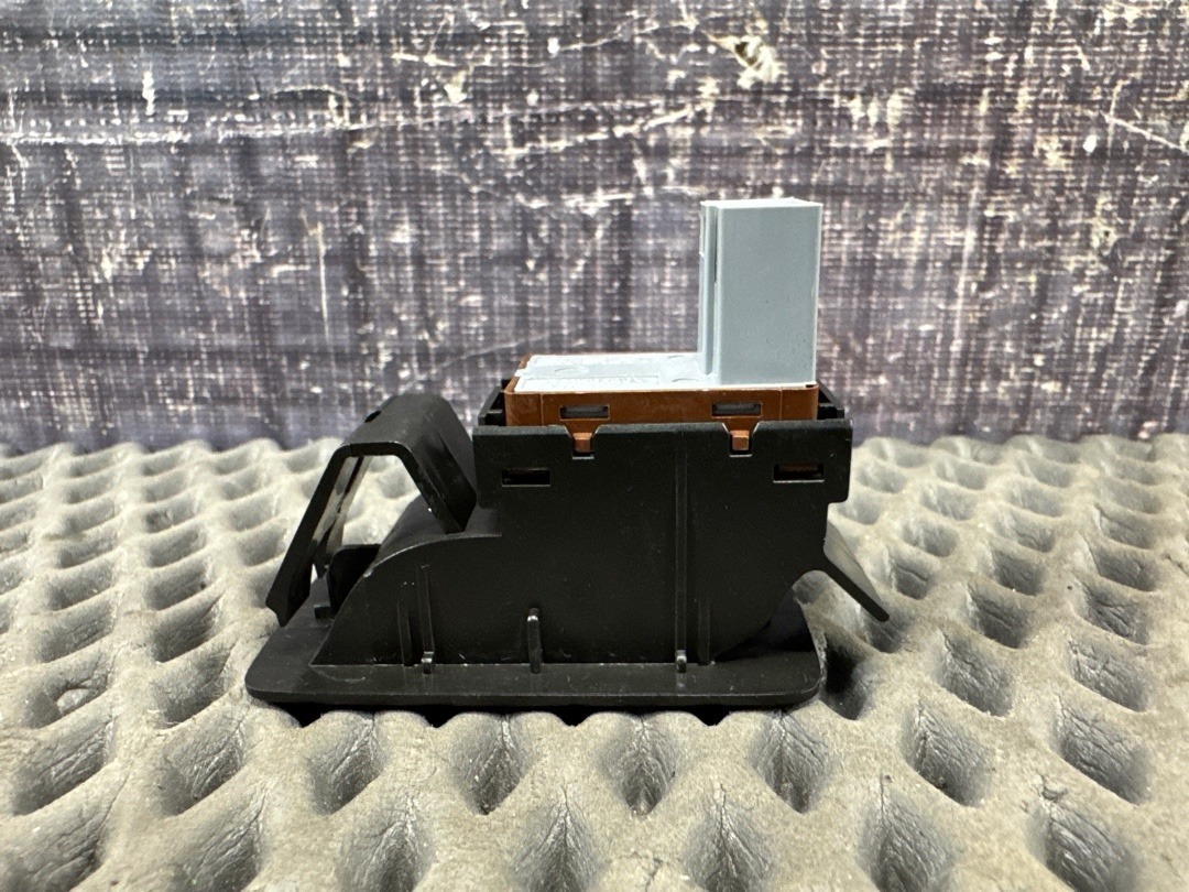 Кнопка лючка бензобака, 920 рублей, Красноярск