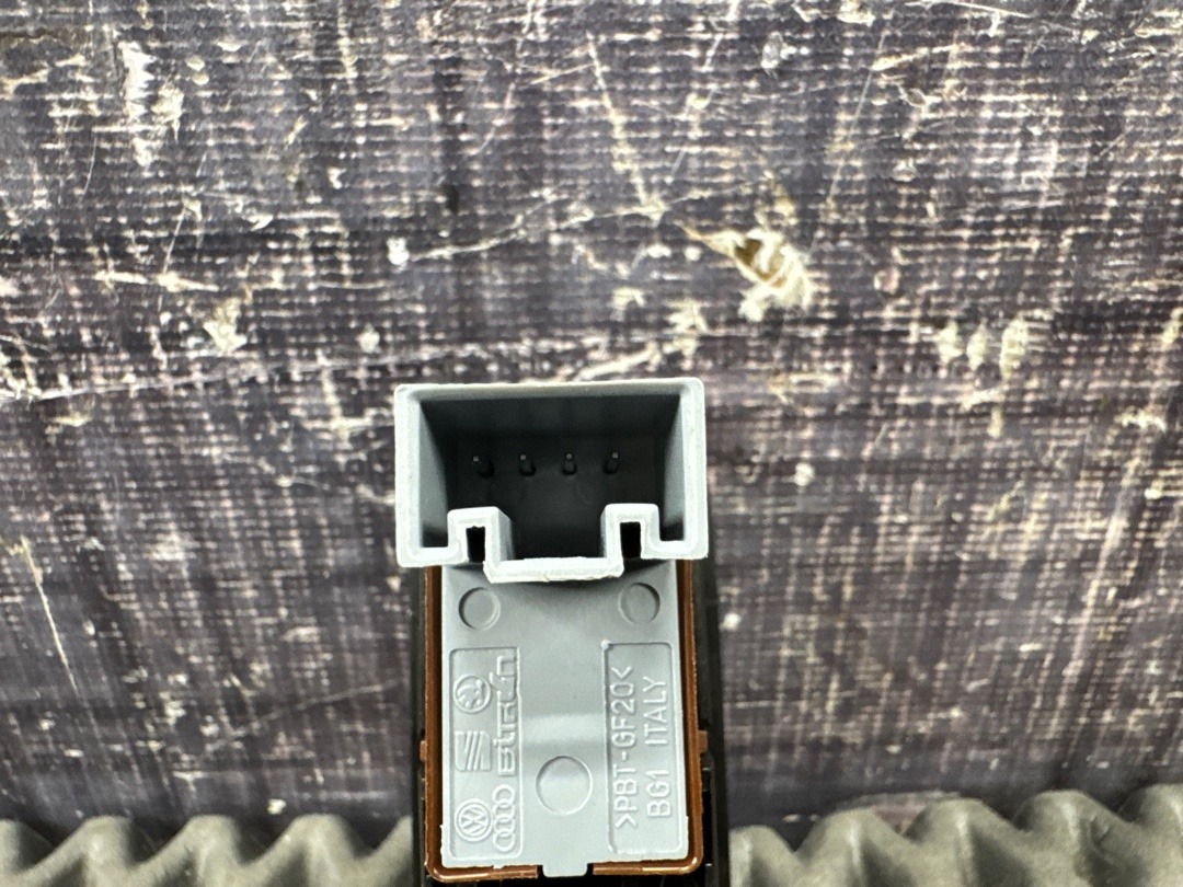 Кнопка лючка бензобака, 920 рублей, Красноярск