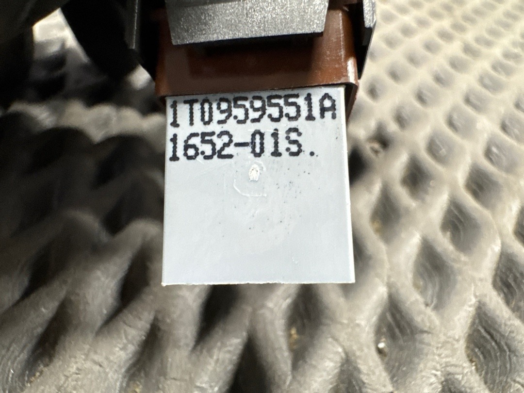 Кнопка лючка бензобака, 920 рублей, Красноярск