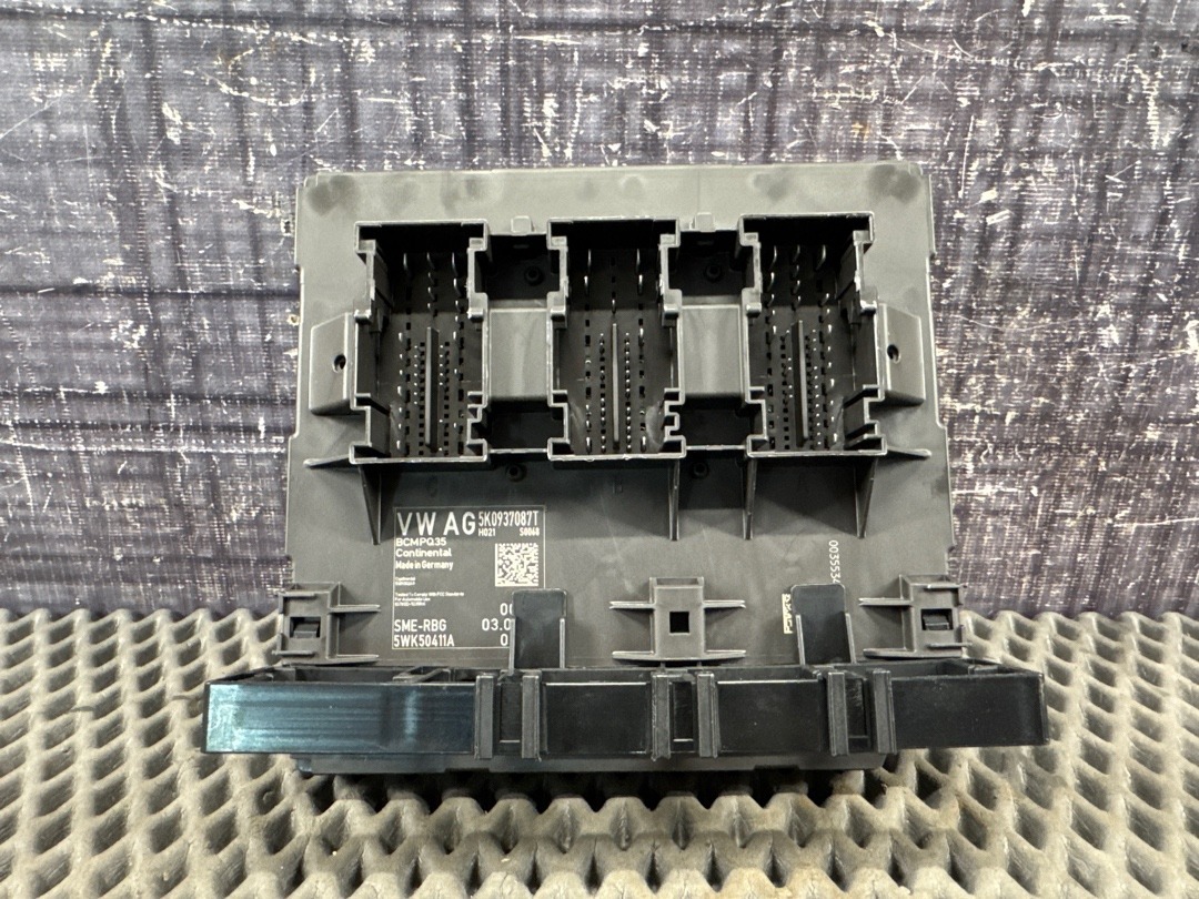 Блок управления бортовой сети, 3210 рублей, Красноярск