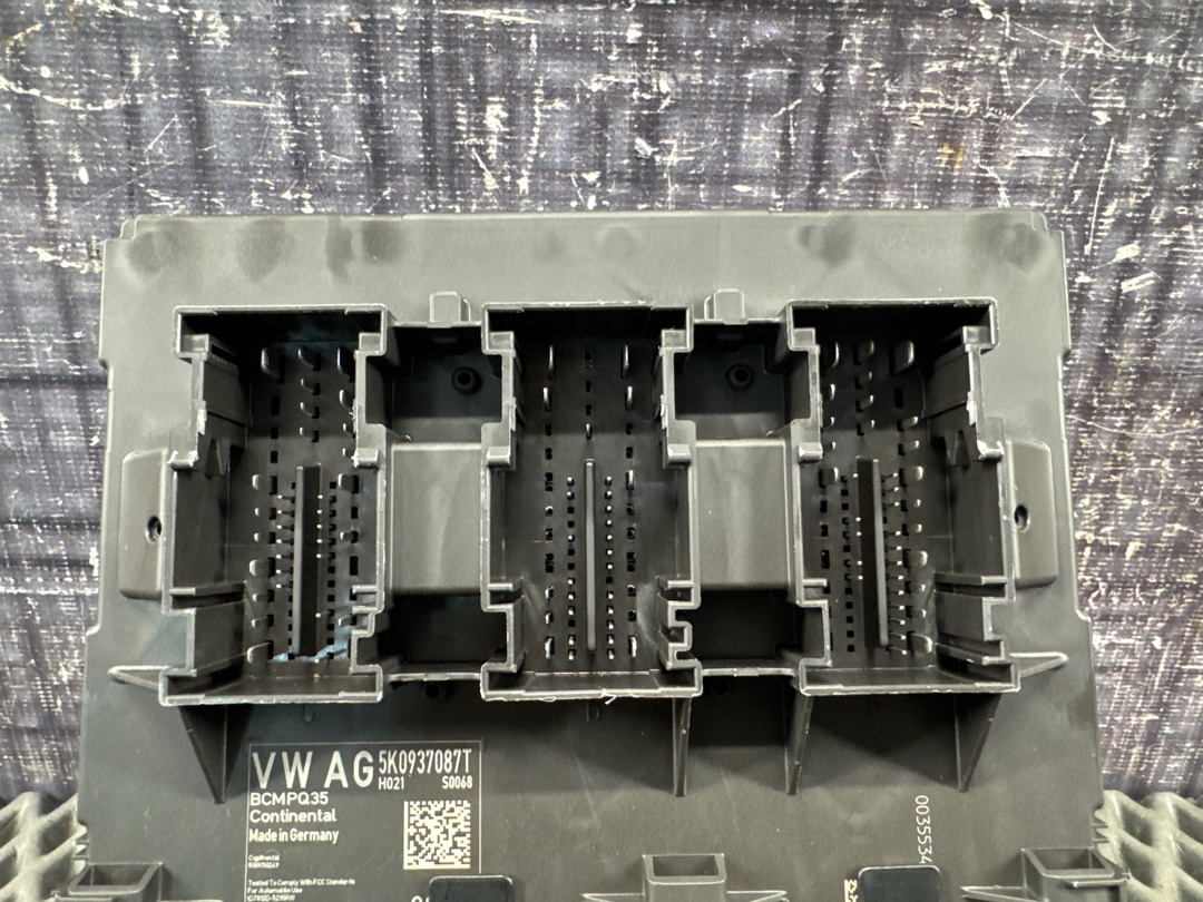 Блок управления бортовой сети, 3210 рублей, Красноярск