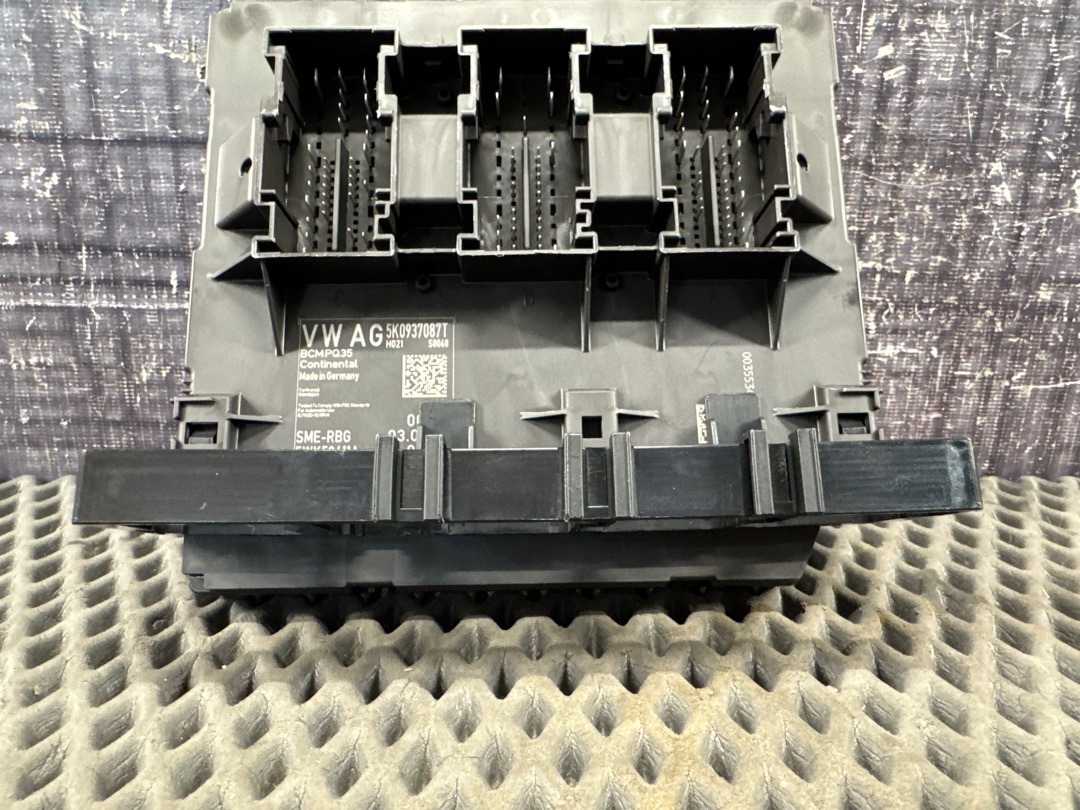 Блок управления бортовой сети, 3210 рублей, Красноярск