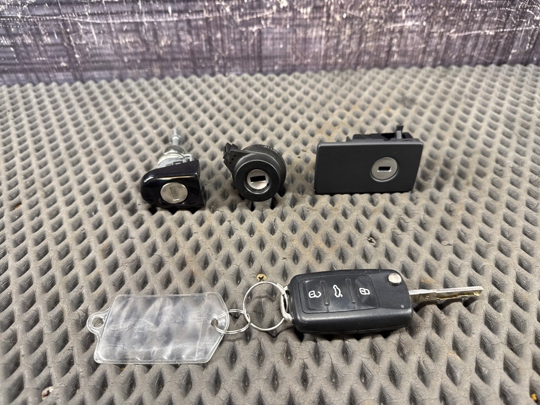 Комплект замков с ключом, 6740 рублей, Красноярск