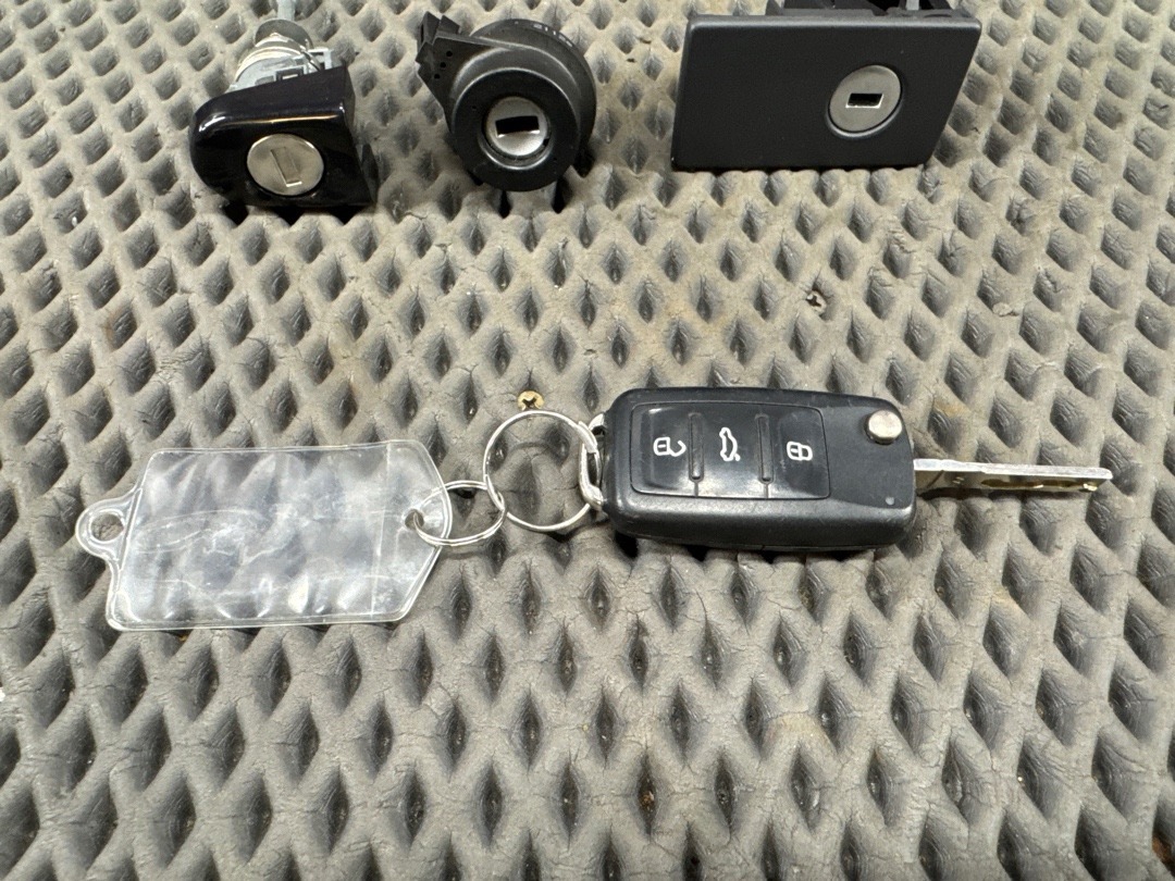 Комплект замков с ключом, 6740 рублей, Красноярск