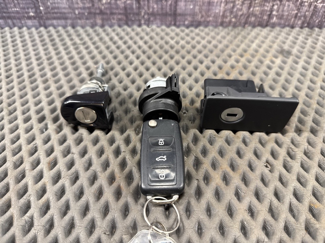 Комплект замков с ключом, 6740 рублей, Красноярск