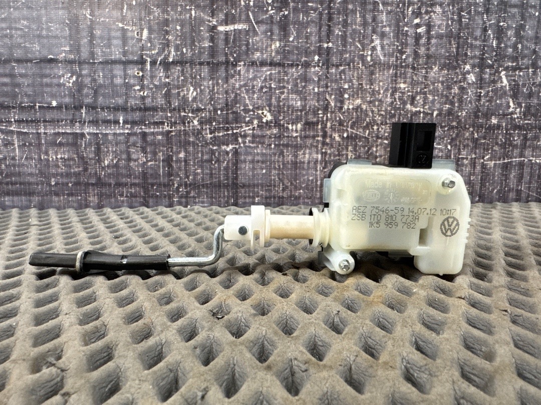 Замок лючка бензобака, 1240 рублей, Красноярск