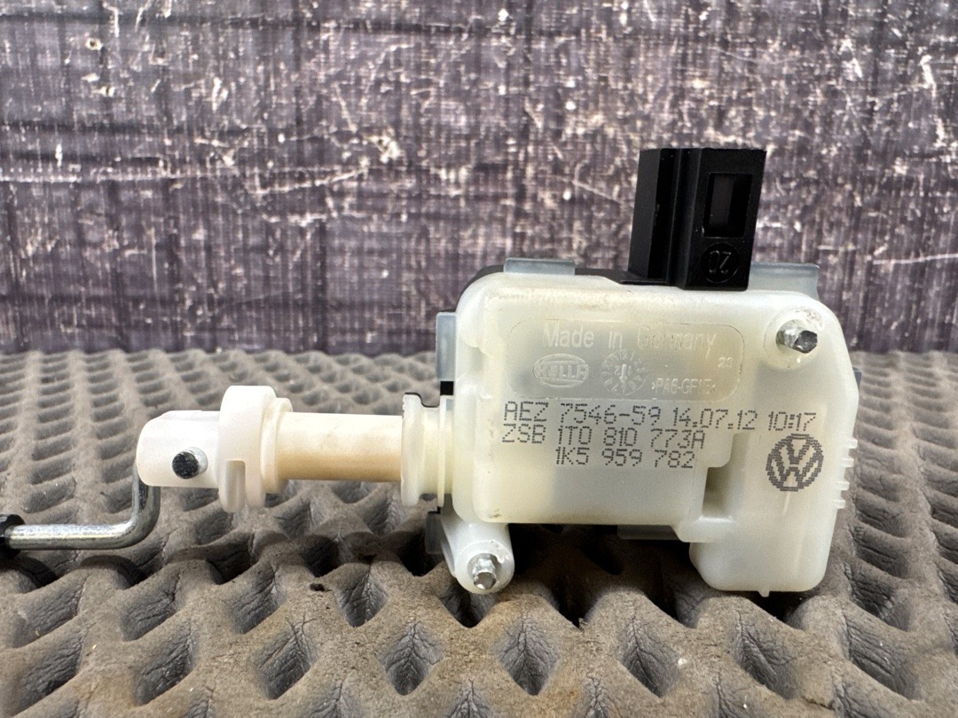 Замок лючка бензобака, 1240 рублей, Красноярск