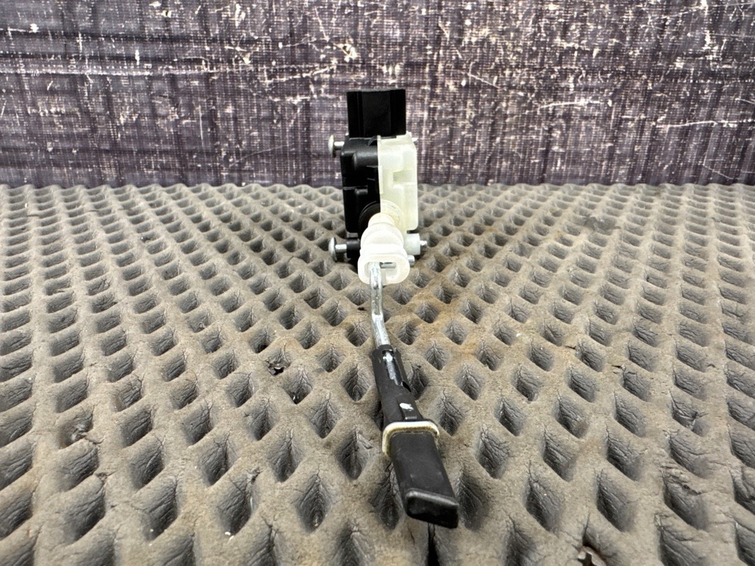 Замок лючка бензобака, 1240 рублей, Красноярск