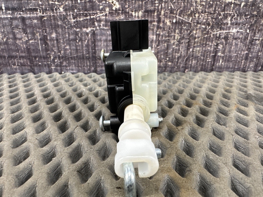 Замок лючка бензобака, 1240 рублей, Красноярск