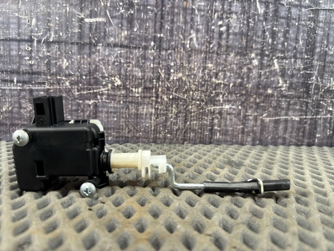 Замок лючка бензобака, 1240 рублей, Красноярск