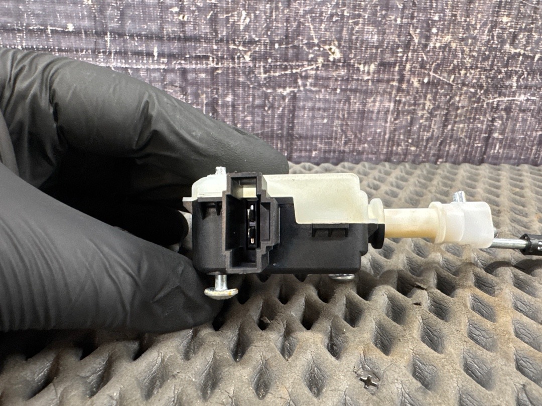 Замок лючка бензобака, 1240 рублей, Красноярск