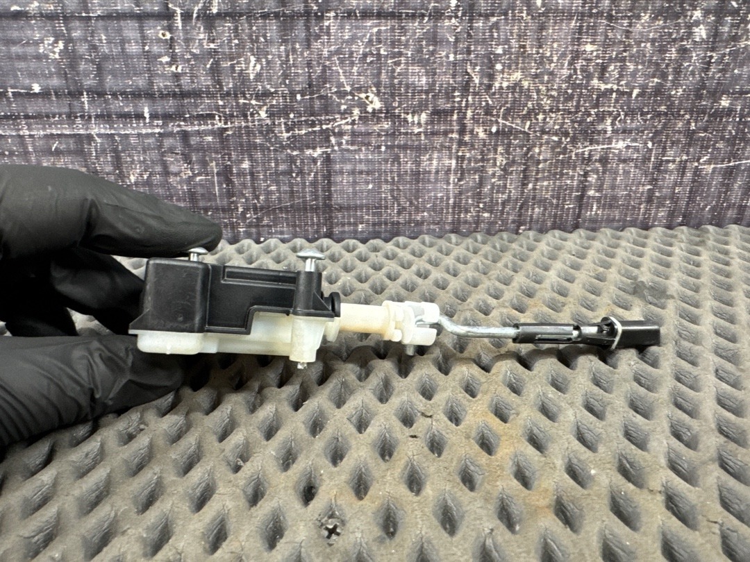 Замок лючка бензобака, 1240 рублей, Красноярск