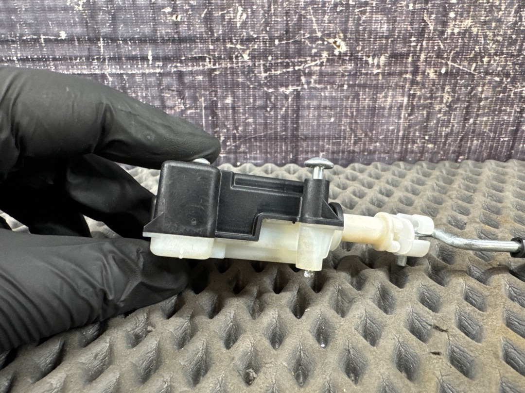 Замок лючка бензобака, 1240 рублей, Красноярск