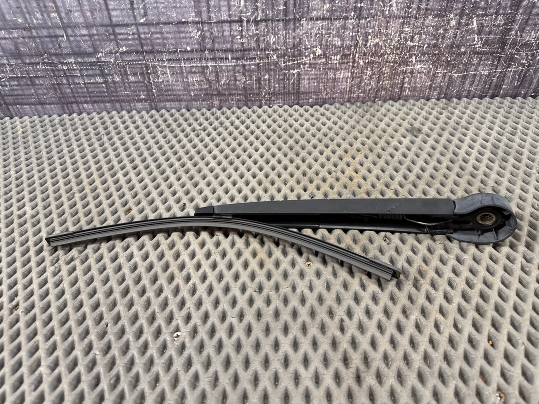 Дворник, 1170 рублей, Красноярск