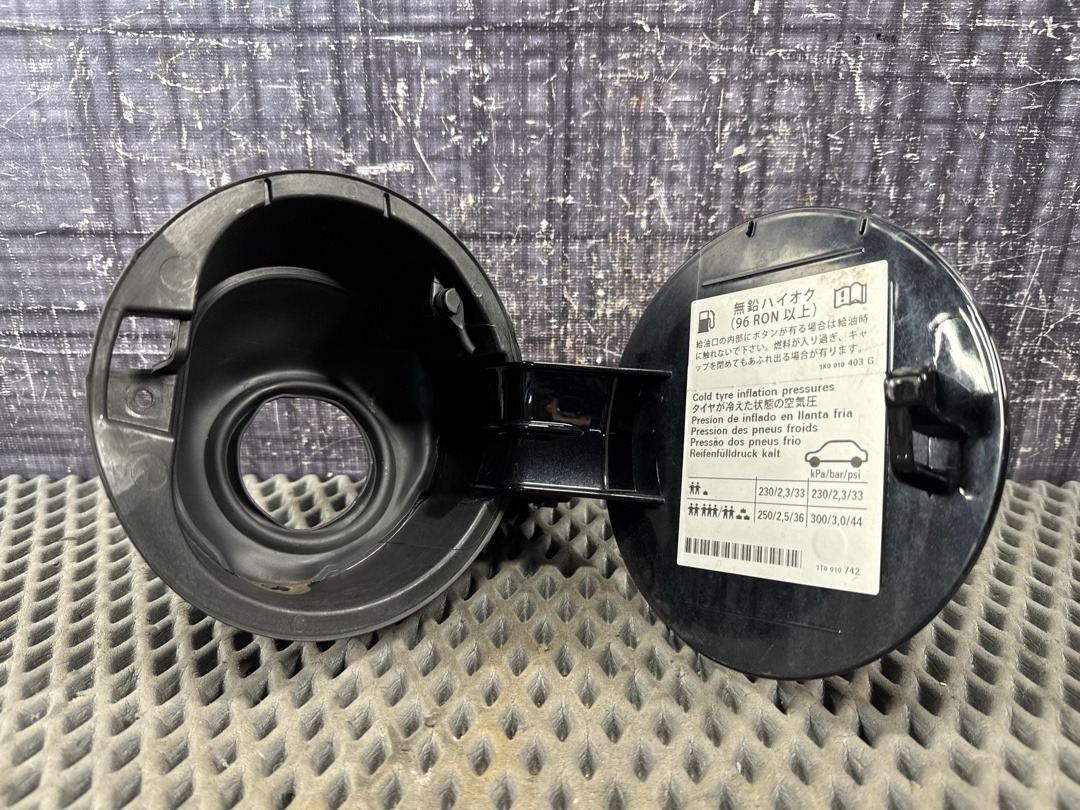 Лючок бензобака, 2730 рублей, Красноярск