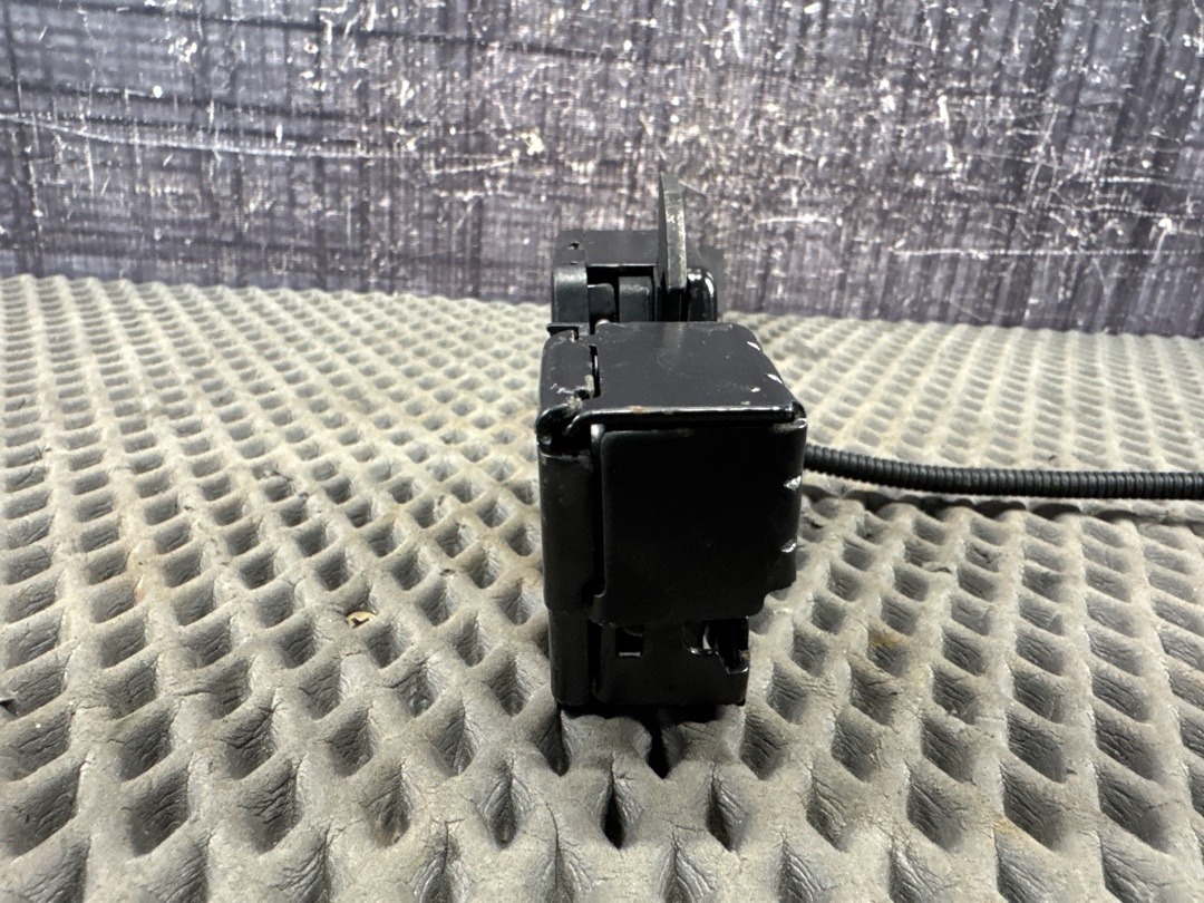 Замок капота, 1360 рублей, Красноярск