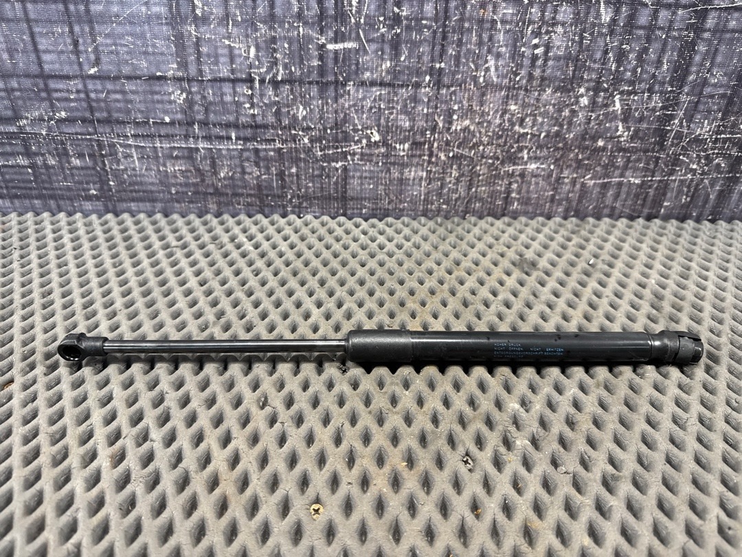 Амортизатор капота, 890 рублей, Красноярск