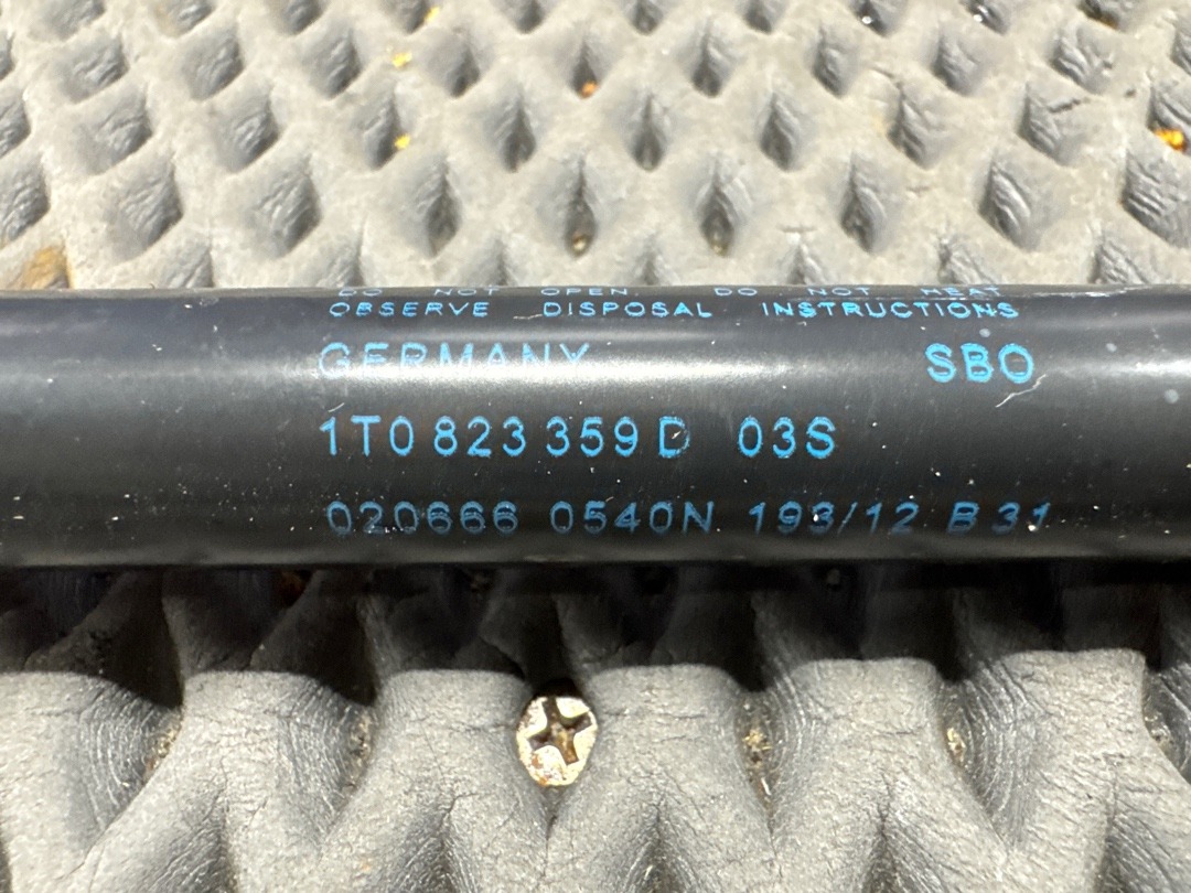 Амортизатор капота, 890 рублей, Красноярск