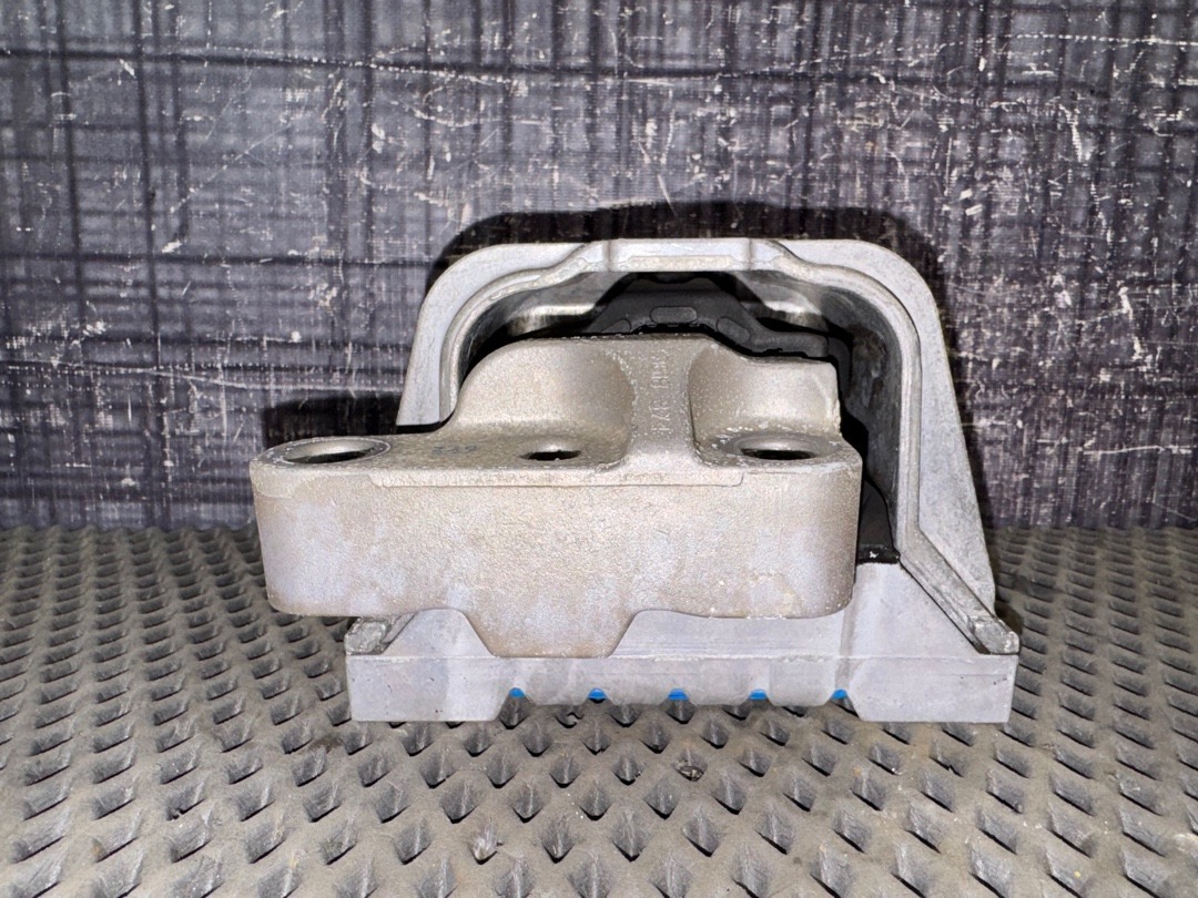 Подушка двигателя, 3730 рублей, Красноярск