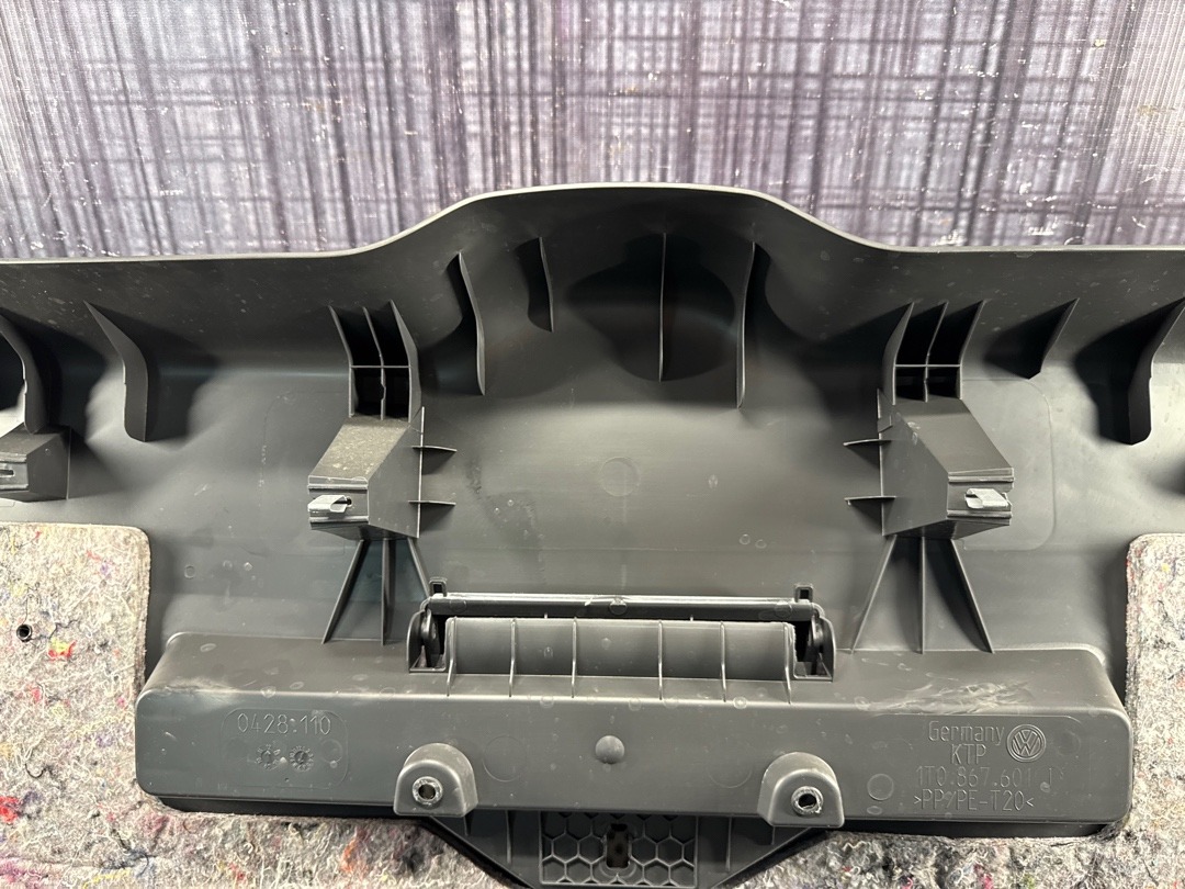 Обшивка крышки багажника, 2140 рублей, Красноярск