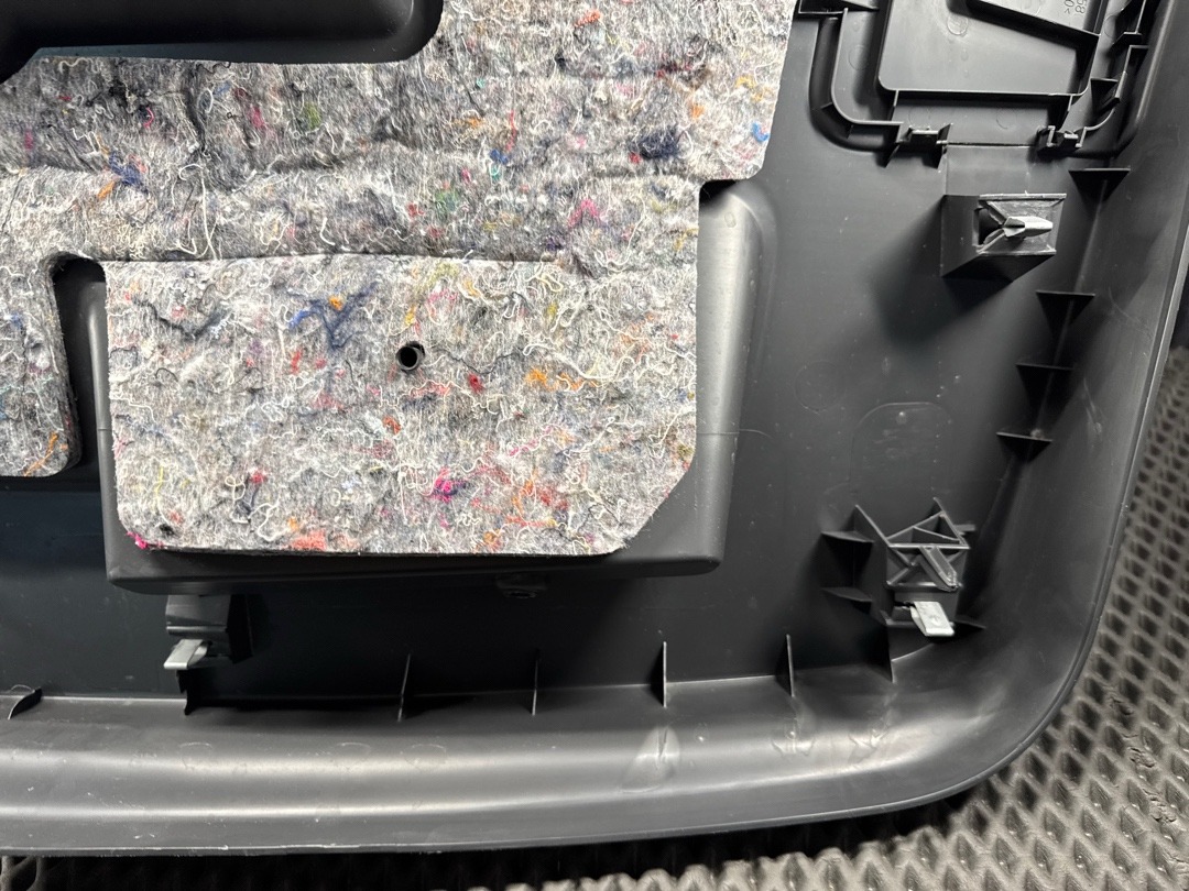 Обшивка крышки багажника, 2140 рублей, Красноярск