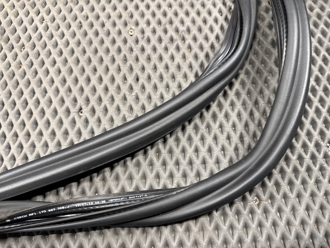 Уплотнитель крышки багажника, 1960 рублей, Красноярск