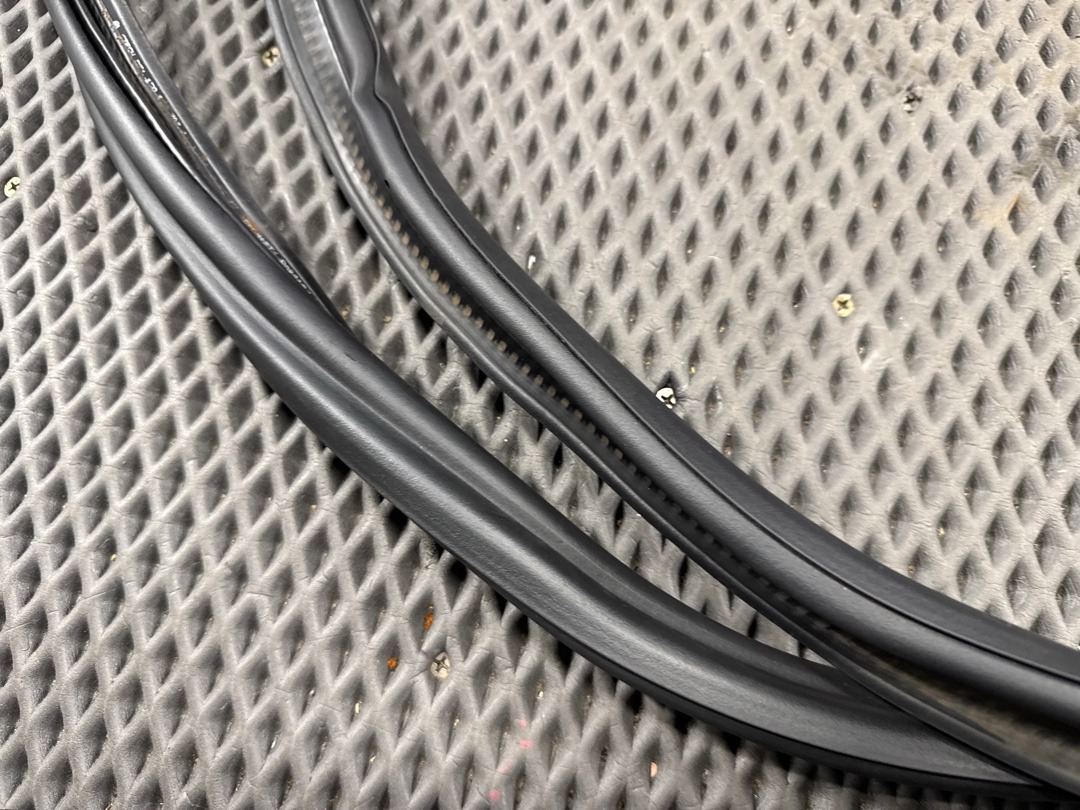 Уплотнитель крышки багажника, 1960 рублей, Красноярск