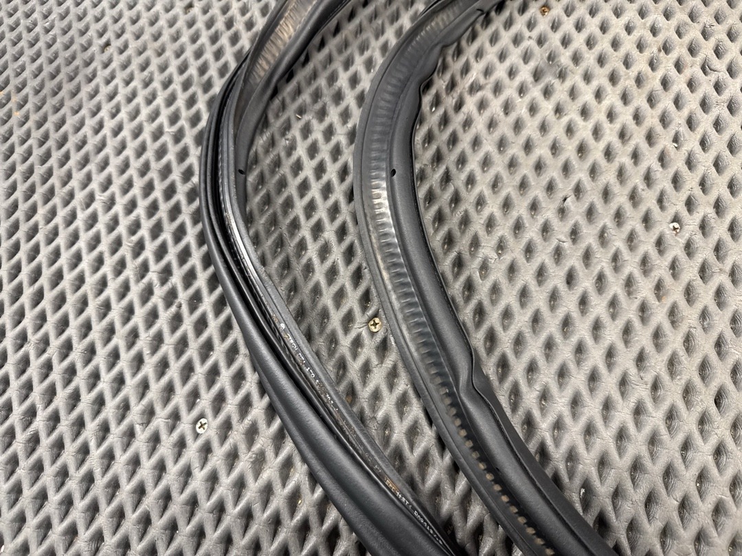 Уплотнитель крышки багажника, 1960 рублей, Красноярск