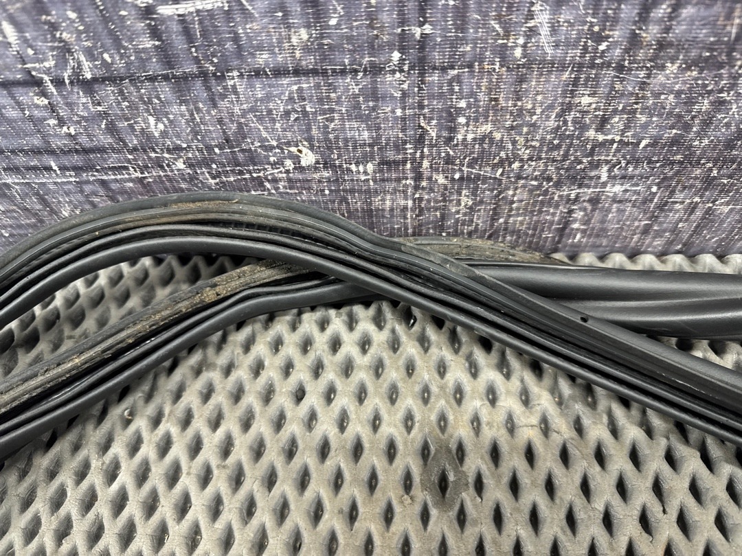 Уплотнитель крышки багажника, 1960 рублей, Красноярск