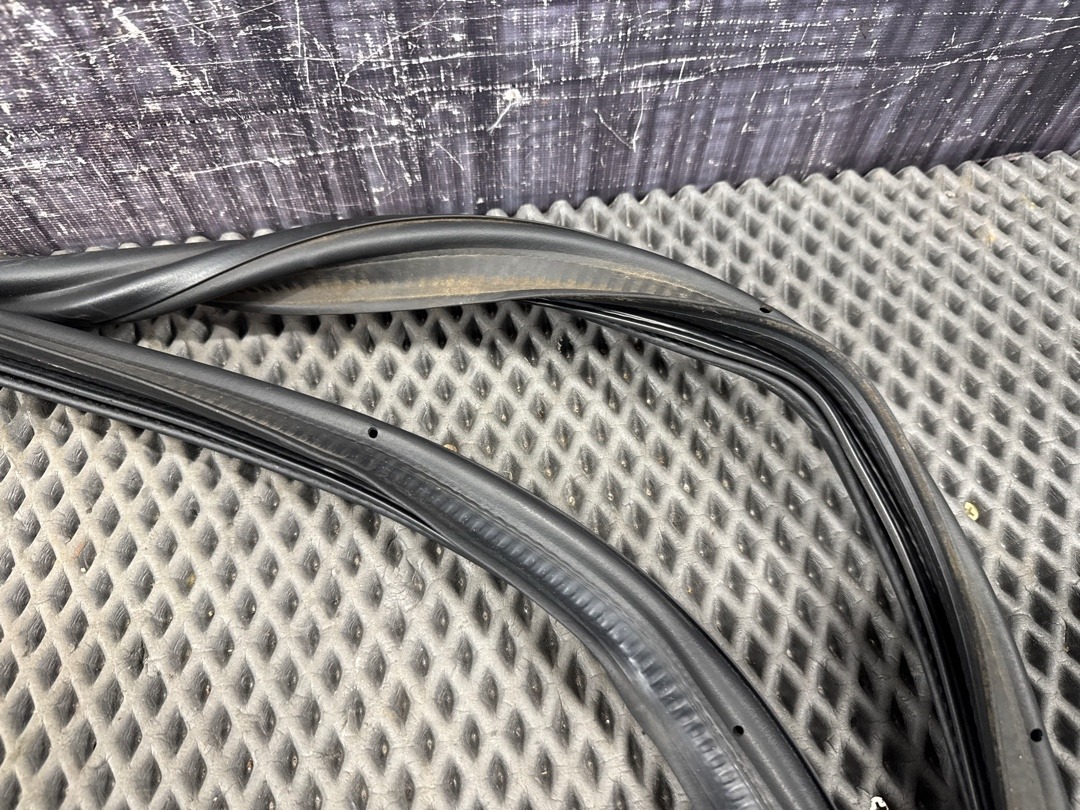 Уплотнитель крышки багажника, 1960 рублей, Красноярск