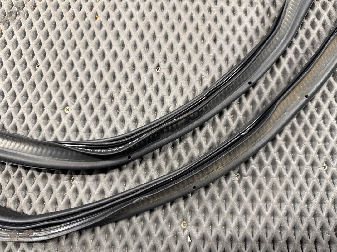 Уплотнитель крышки багажника, 1960 рублей, Красноярск