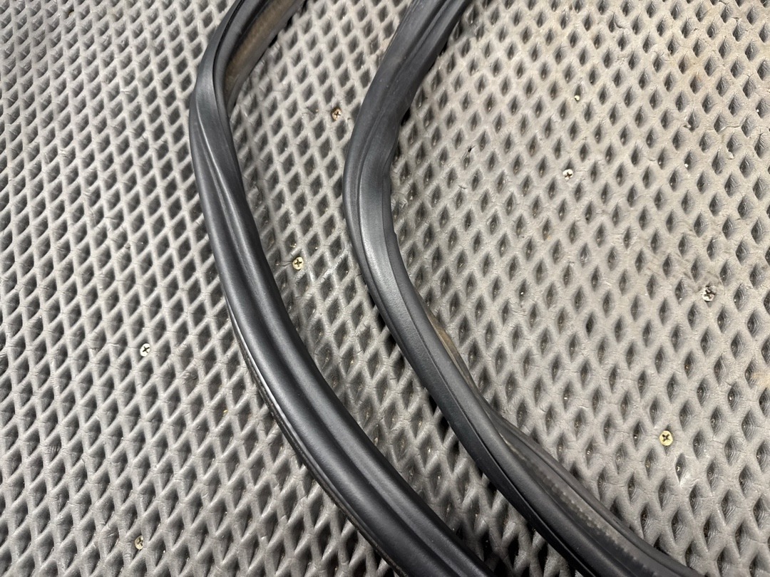 Уплотнитель крышки багажника, 1960 рублей, Красноярск