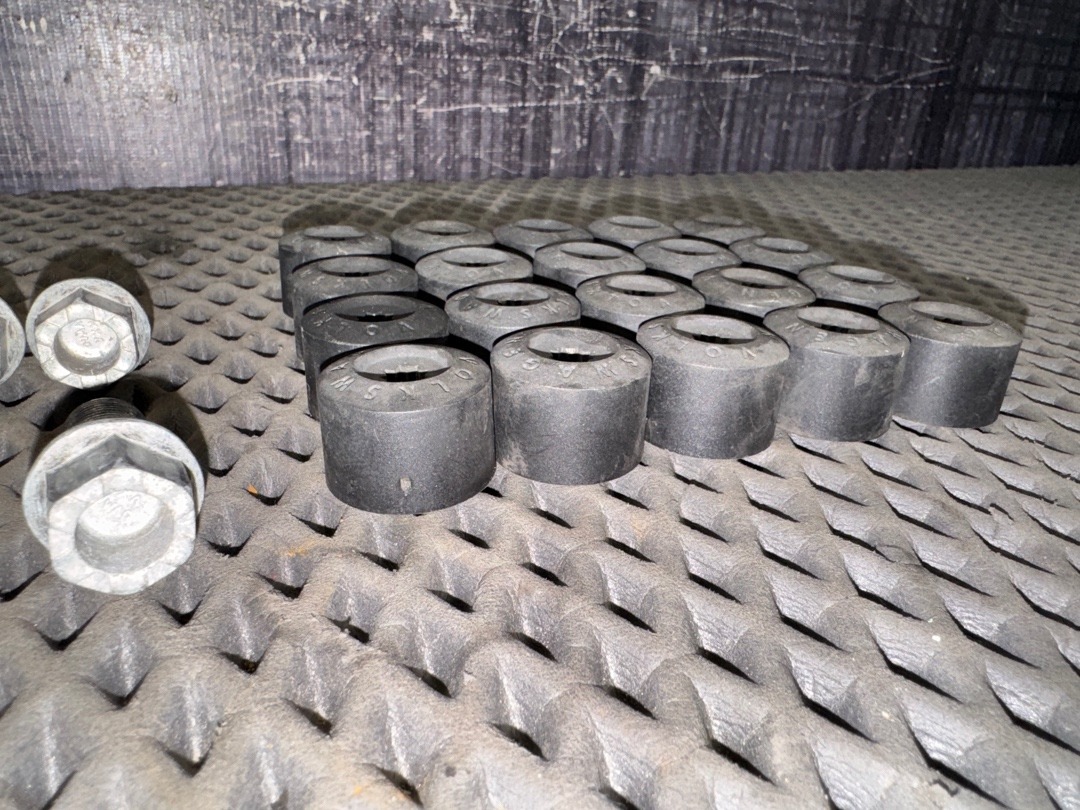 Комплект колесных болтов, 3720 рублей, Красноярск