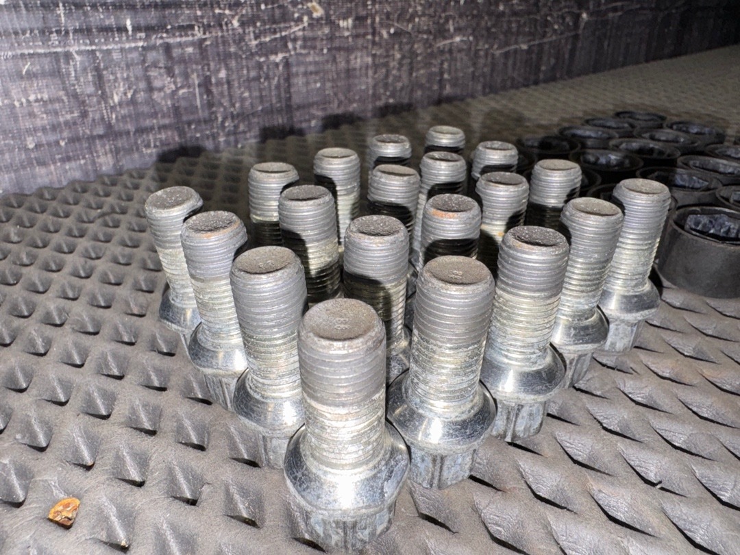 Комплект колесных болтов, 3720 рублей, Красноярск