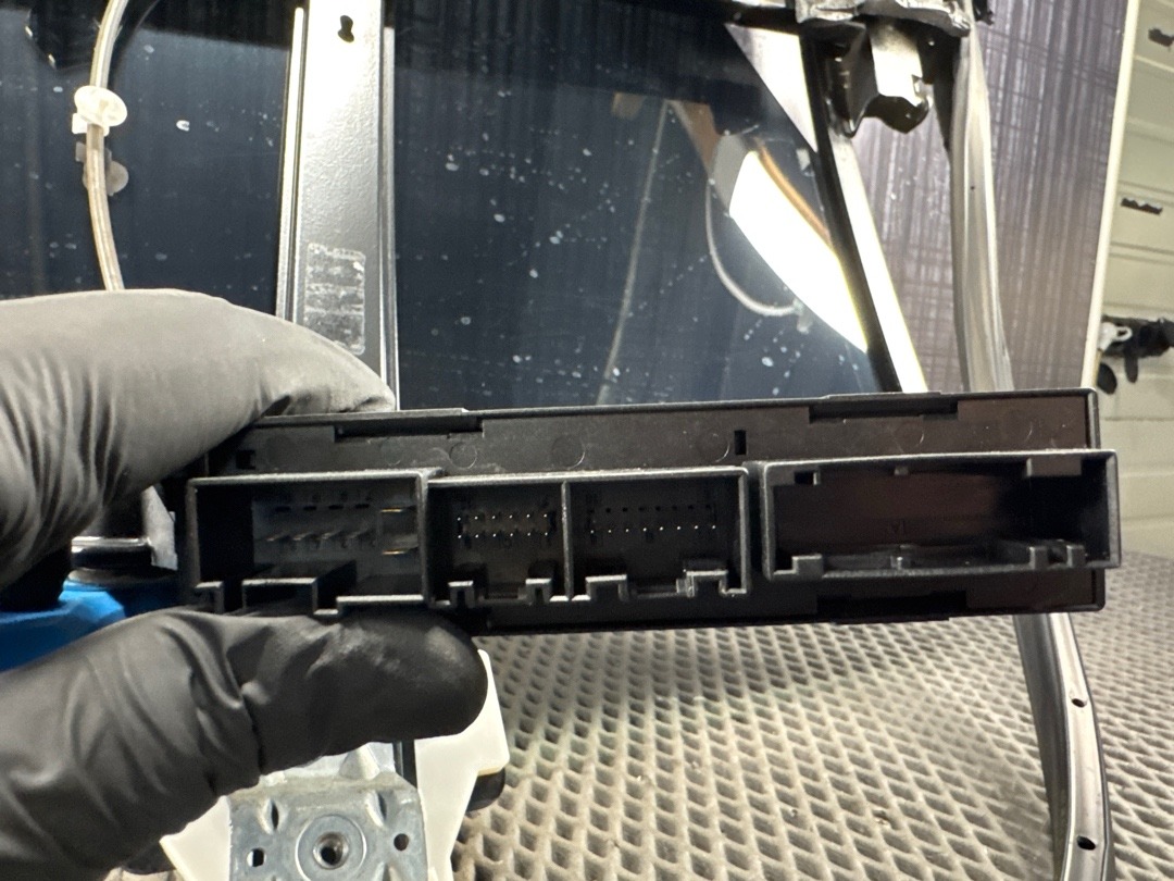 Стеклоподъемник, 2460 рублей, Красноярск