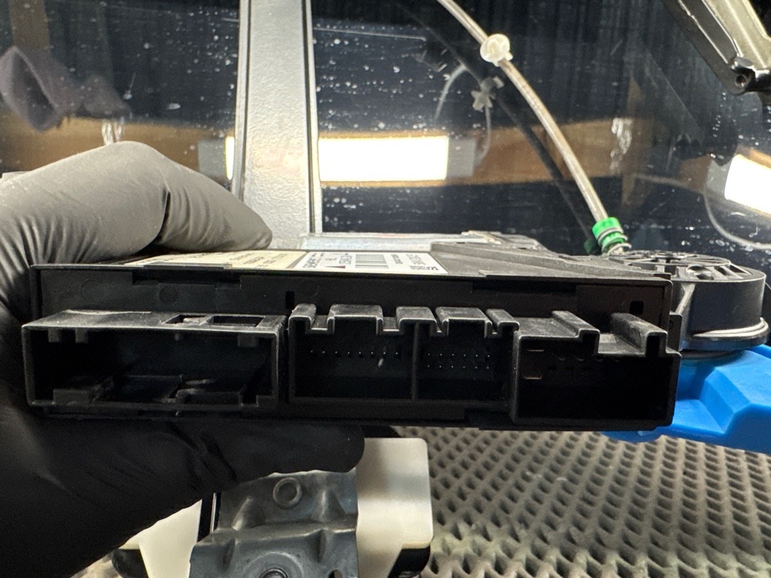 Стеклоподъемник, 2460 рублей, Красноярск