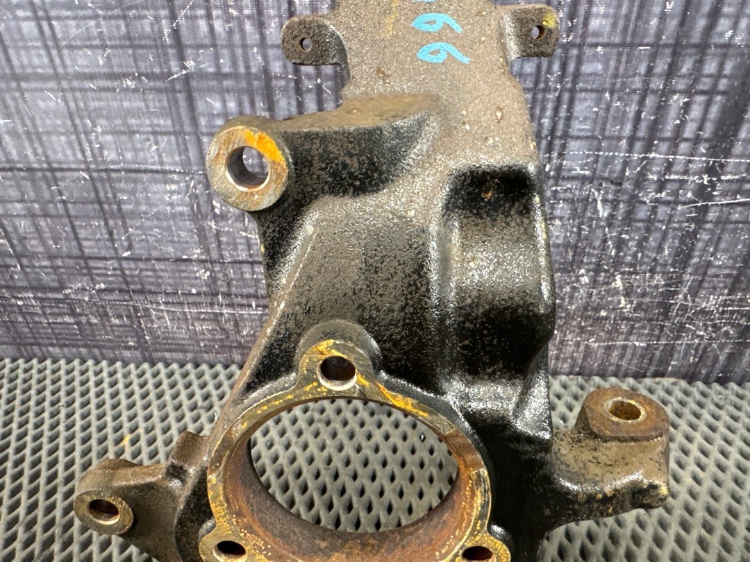 Поворотный кулак, 2760 рублей, Красноярск