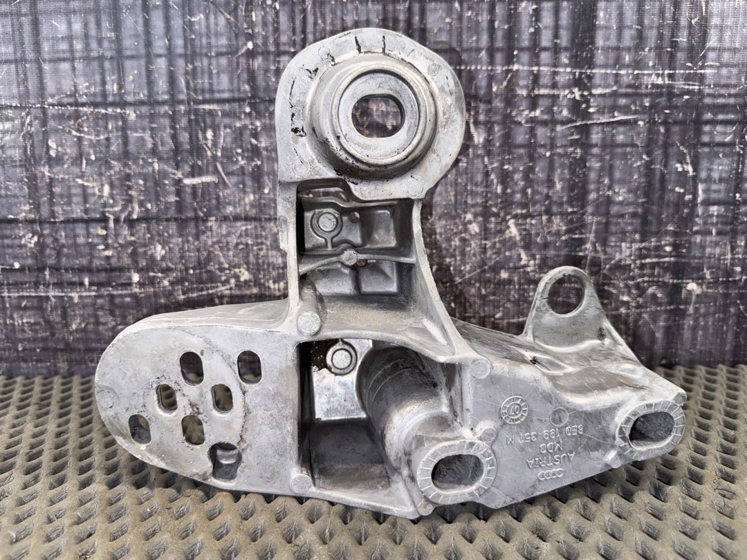 Кронштейн двигателя, 1330 рублей, Красноярск