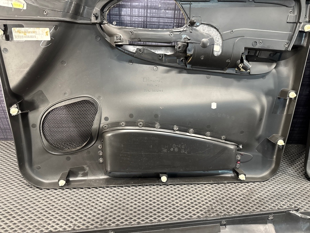 Комплект обшивок дверей, 15430 рублей, Красноярск