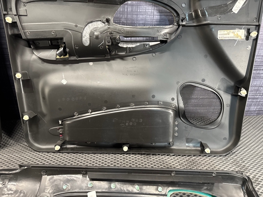 Комплект обшивок дверей, 15430 рублей, Красноярск