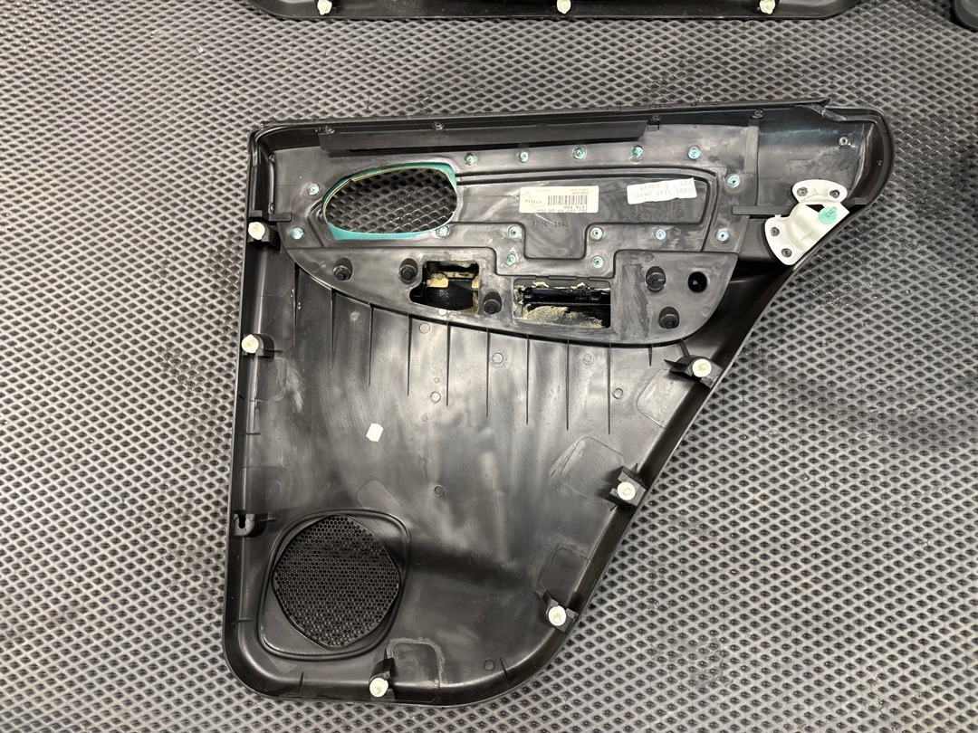 Комплект обшивок дверей, 15430 рублей, Красноярск