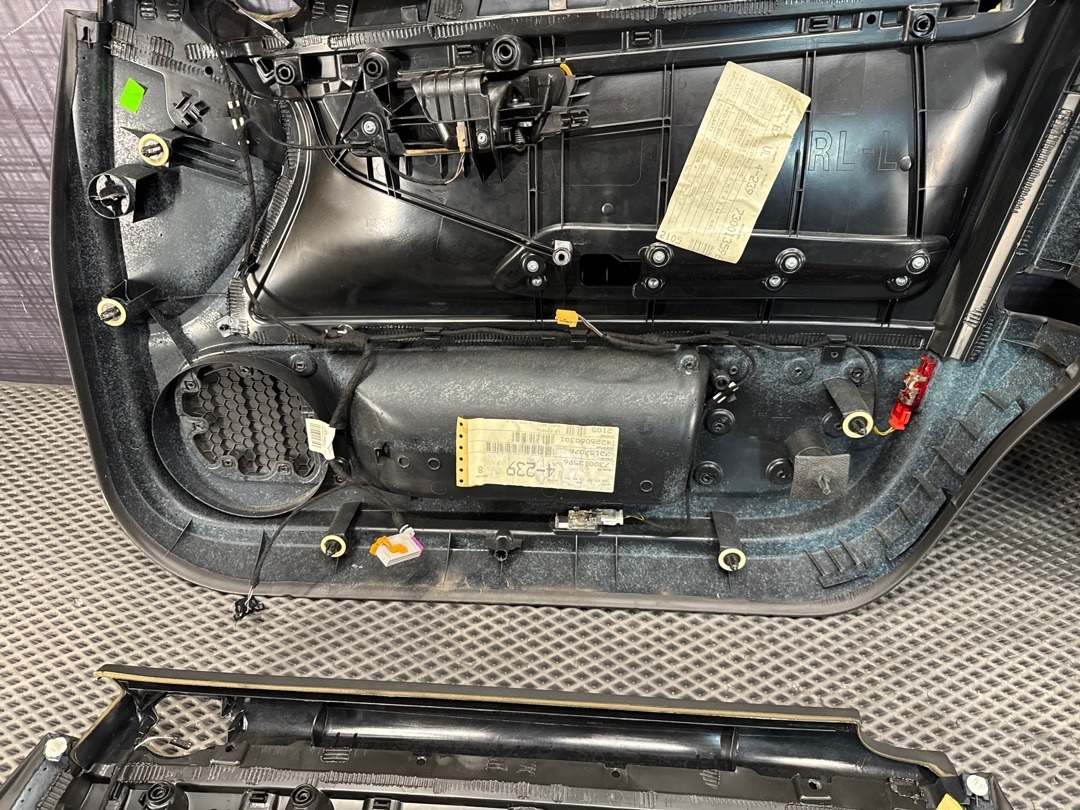 Комплект обшивок дверей, 7860 рублей, Красноярск