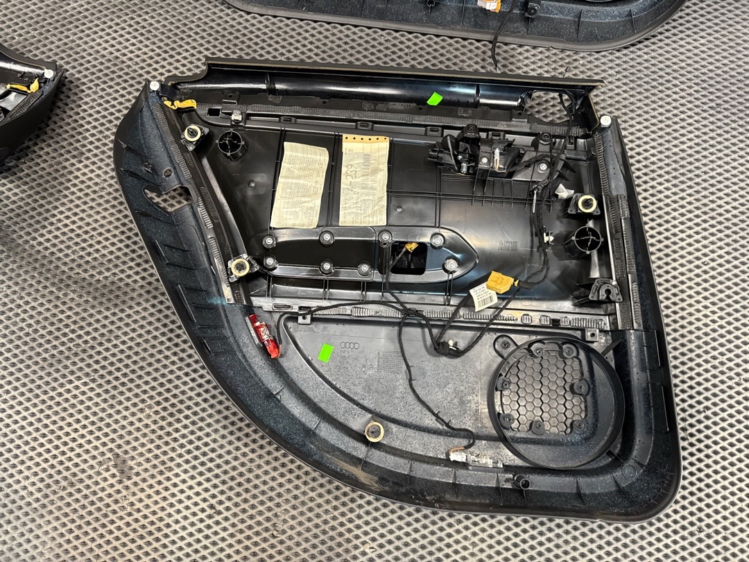 Комплект обшивок дверей, 7860 рублей, Красноярск